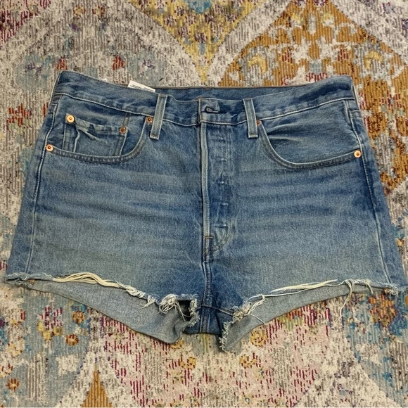 Levi’s Premium 501 Original Fit High Rise Shorts - Picture 1 of 3